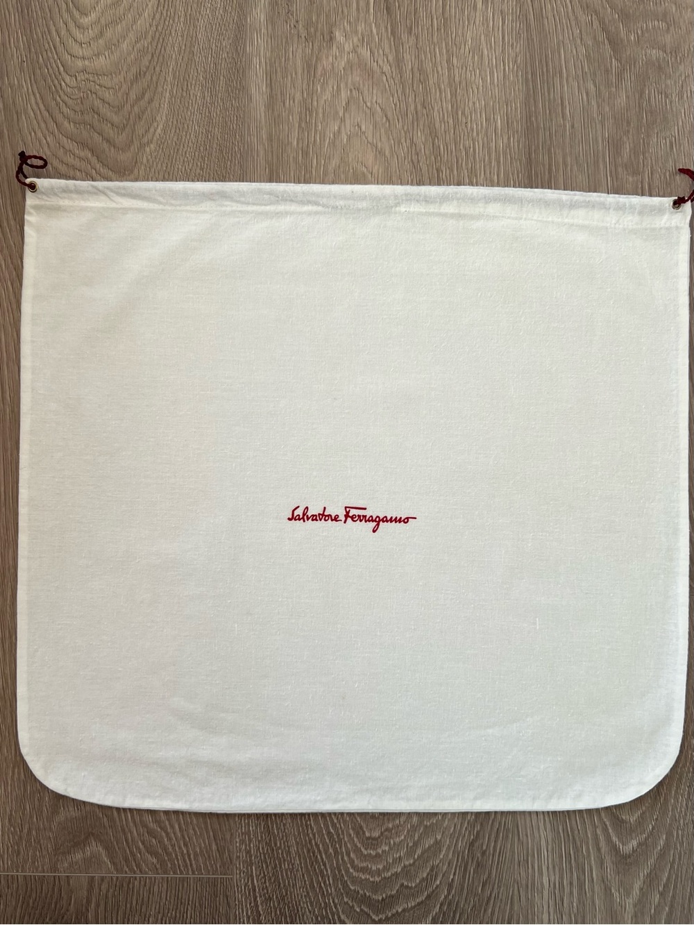 Ferragamo dust bag (C842)